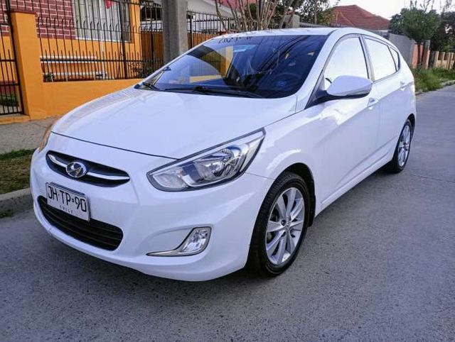 Hyundai Accent 2017 Hatchback Un Dueño Full 1.4