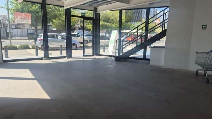 LOCAL COMERCIAL Juan de Escaray