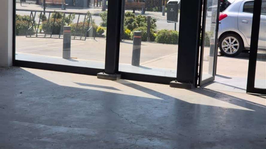 LOCAL COMERCIAL Juan de Escaray