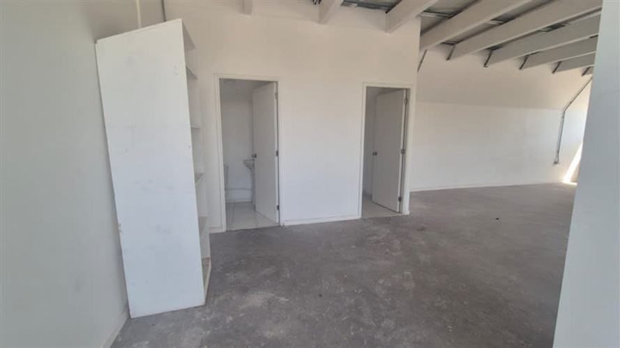 LOCAL COMERCIAL Juan de Escaray