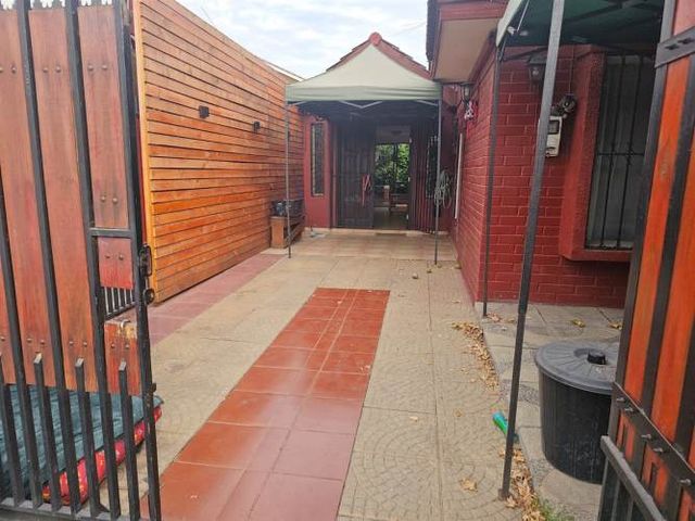 CASA Papa Ceferino con Papa San Lino / Se vende Casa 3 Dormitorios 2 Baños con Estacionamiento