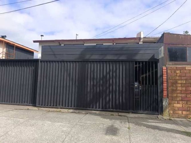 Casa LAS CANGREJERAS / LOS OLIVOS