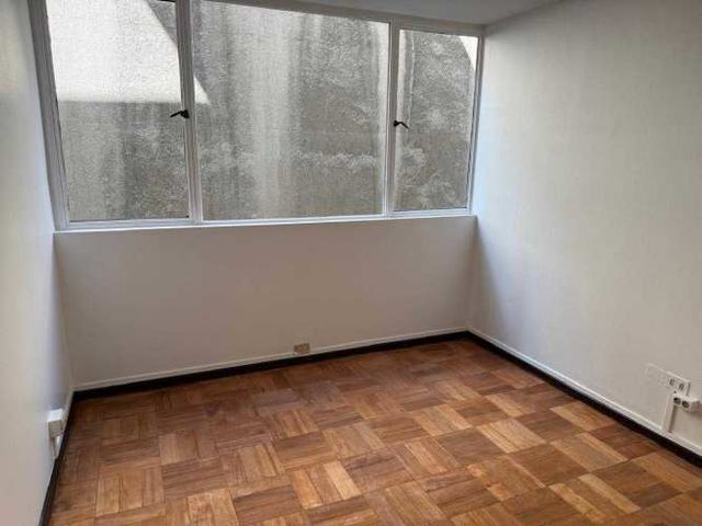 Amplia Oficina en Providencia (120630)