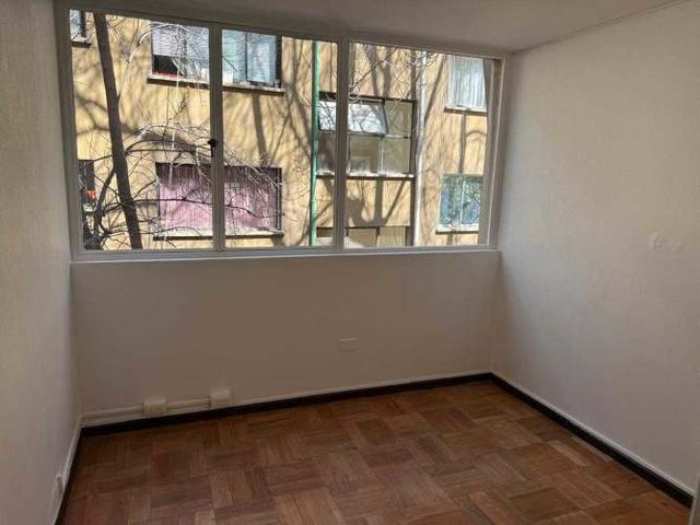 Amplia Oficina en Providencia (120630)