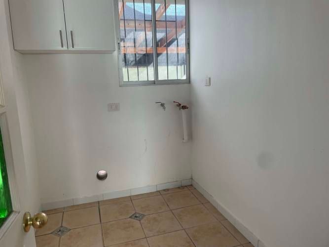 Casa remodelada aislada Villa Macul