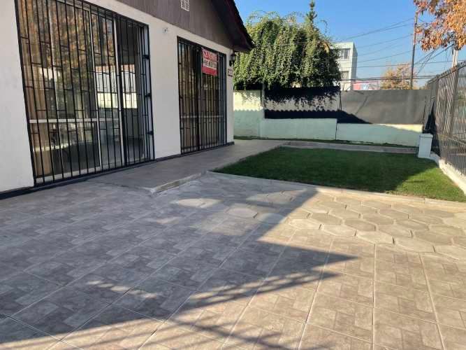 Casa remodelada aislada Villa Macul