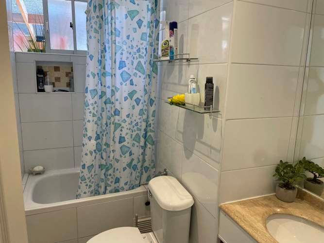 Casa remodelada aislada Villa Macul