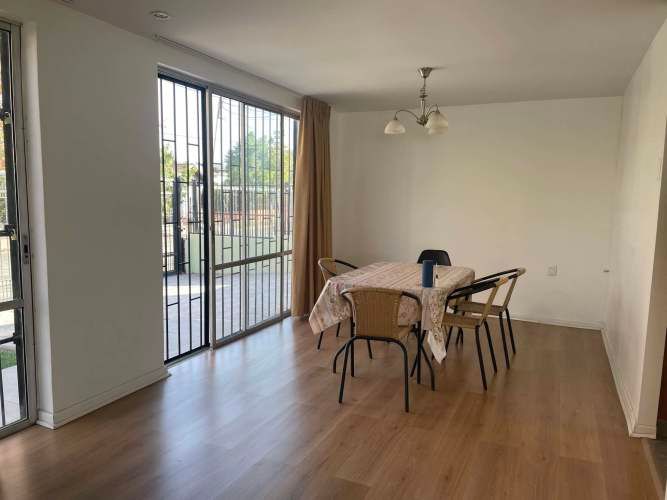 Casa remodelada aislada Villa Macul