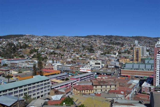 CASA AV. ARGENTINA/PEDRO MONTT/METROTREN BARON