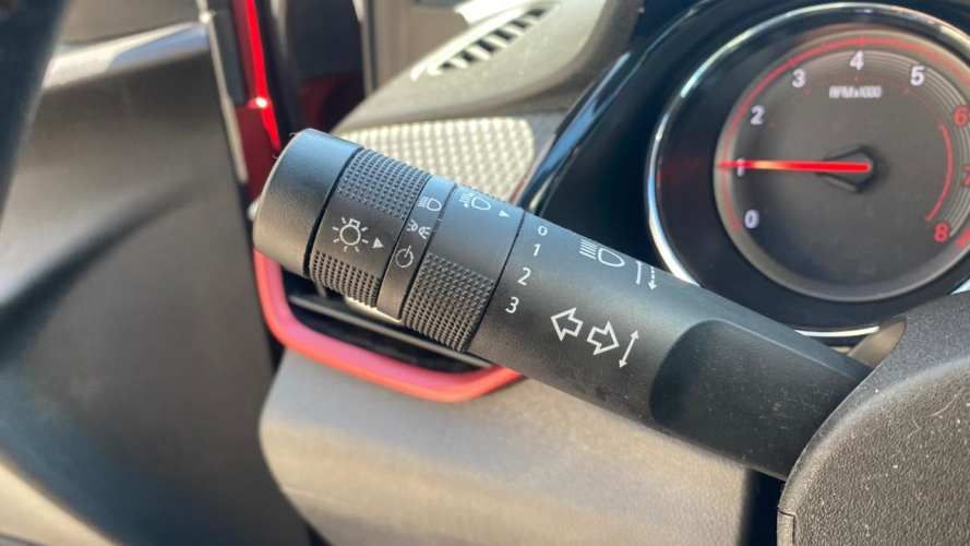 Chevrolet Onix Turbo II RS HB 1.0 (2021)