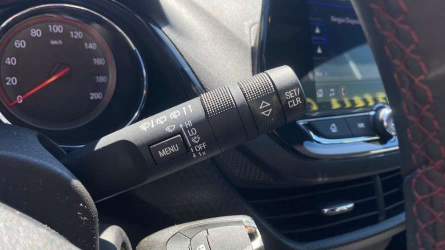 Chevrolet Onix Turbo II RS HB 1.0 (2021)