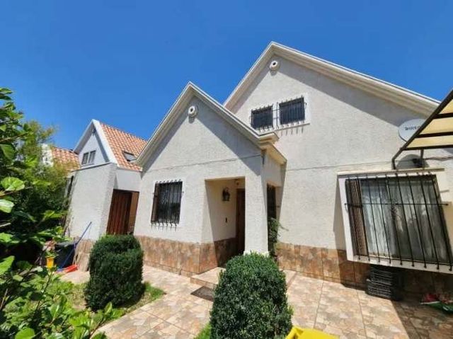 ESPACIOSA CASA EN CHICUREO: 4D+3B, OPORTUNIDAD ÚNI