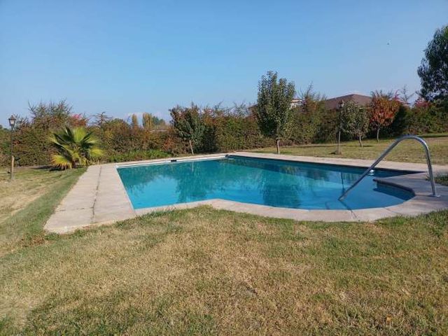 VENTA DE PARCELA EN CAMINO LONQUEN, ISLA DE MAIPO CON 5700 MTS2