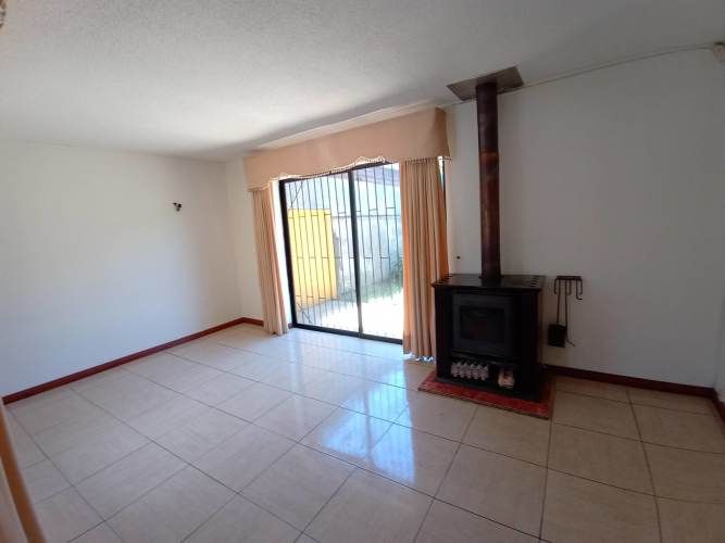 Arriendo en la Villa San Pedro.