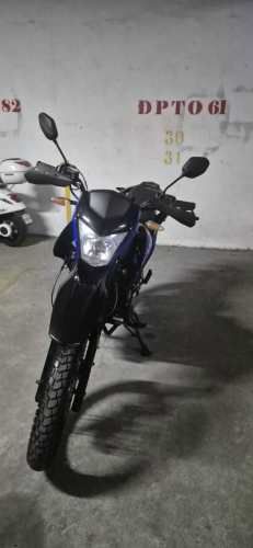 Moto tipo Enduro Marca Lifan Modelo LF150