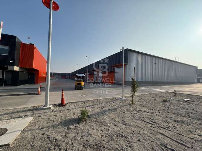 Gran bodega 2357mt2 arriendo Lampa