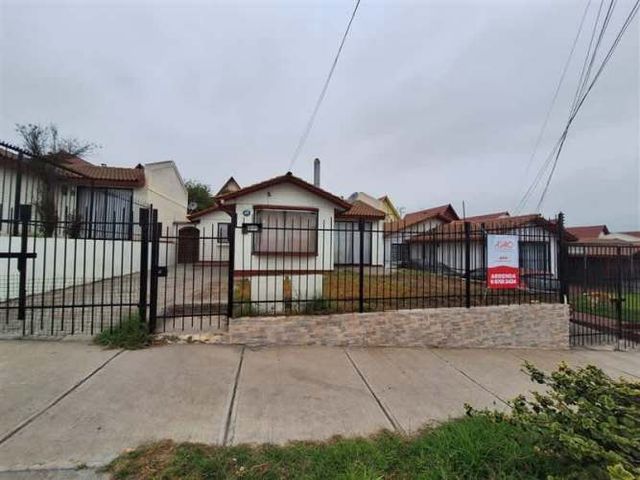 CASA Al costado ruta 5