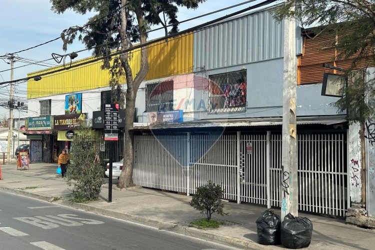 Esquina 6 locales comerciales av pajaritos