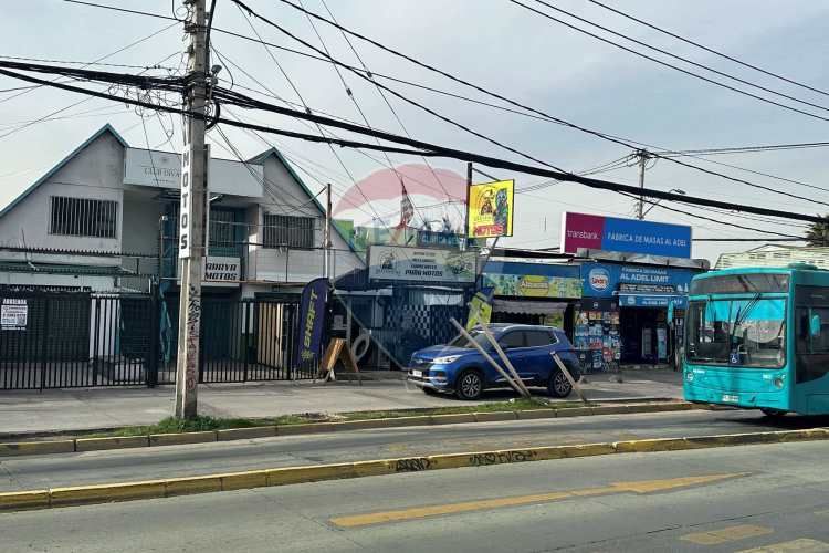 Esquina 6 locales comerciales av pajaritos