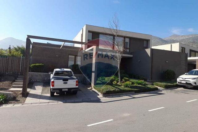 Amplia casa en parque chamisero 5d 4b condominio