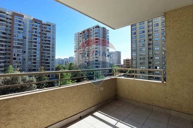 Barrio el llano, como nuevo y a pasos de metro