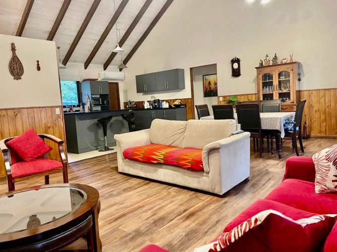 CASA EN PARCELA CON EXCELENTE CONECTIVIDAD A PUCÓN