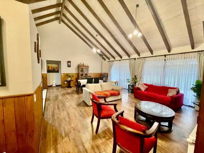 CASA EN PARCELA CON EXCELENTE CONECTIVIDAD A PUCÓN