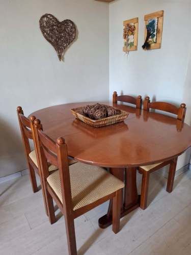 Mesa comedor y 4 sillas