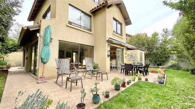 Impecable en seguro condominio 5D y 4B (113428)