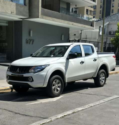 MITSUBISHI L200 2.4L  Work 4x2 