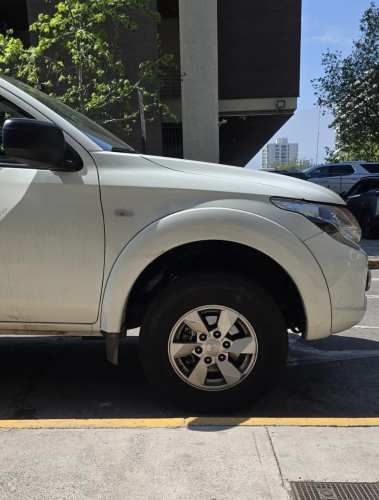 MITSUBISHI L200 2.4L  Work 4x2 