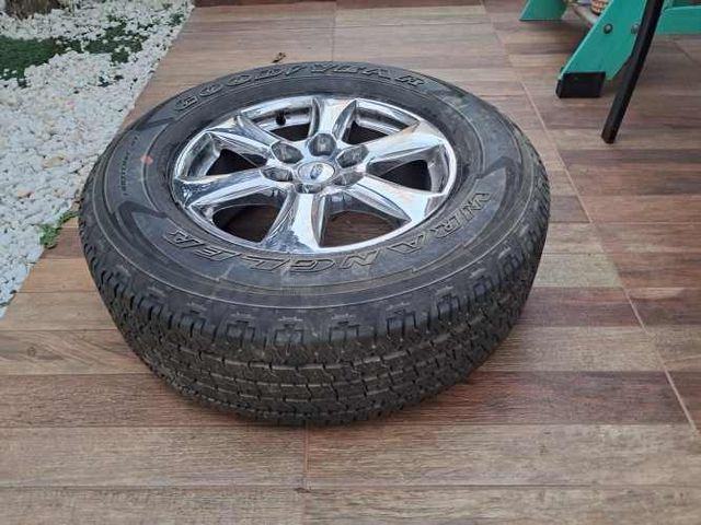llantas más neumaticos F150  -  estado excelente