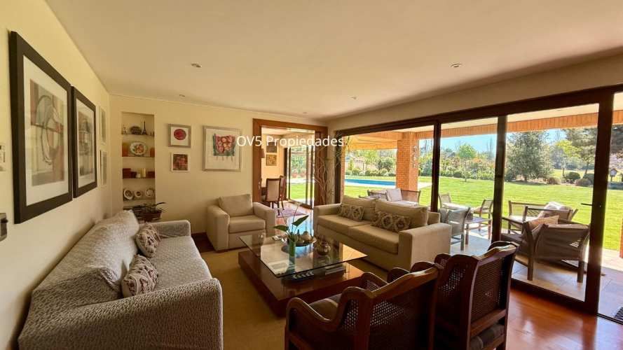 Preciosa casa Las Brisas de Chicureo (121070)