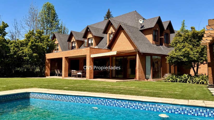 Preciosa casa Las Brisas de Chicureo (121070)