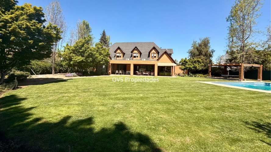 Preciosa casa Las Brisas de Chicureo (121070)