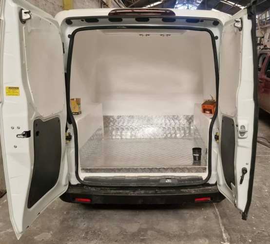 AISLACION TERMICA DE FURGONES