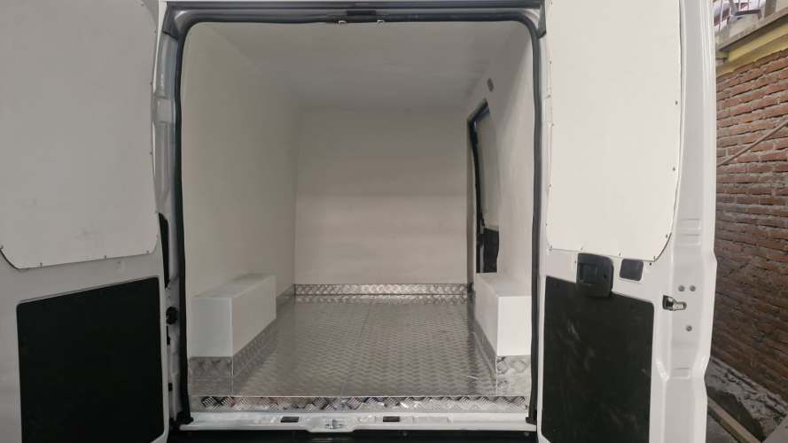 AISLACION TERMICA DE FURGONES