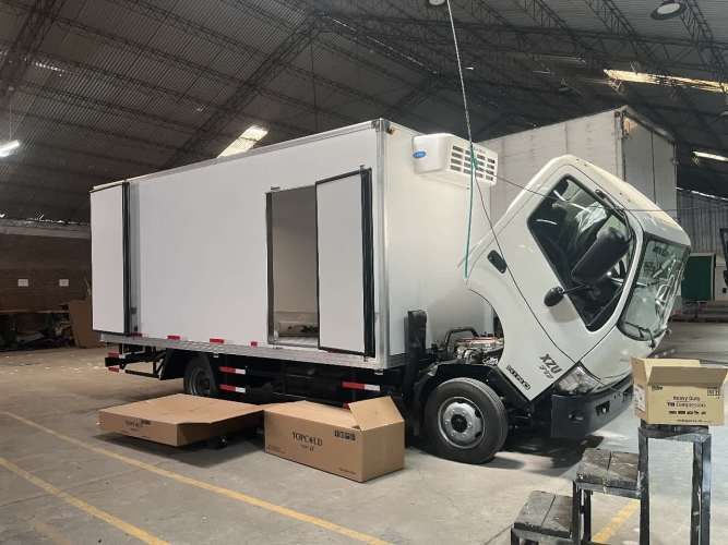 CARROCERIAS TERMICAS DE PANEL COMPLETO