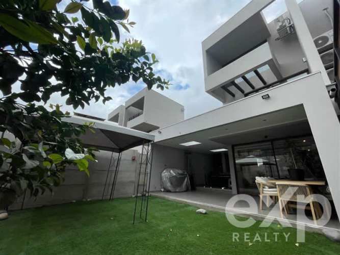 CASA Condominio Parque Alihuen