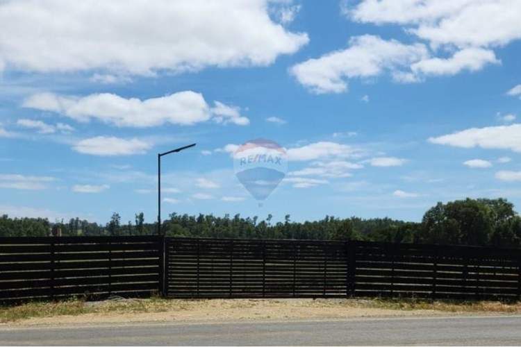 Venta parcela con acceso a rio