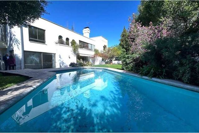 Exclusiva casa en la dehesa