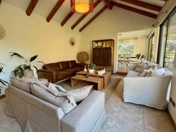 CASA CON QUINCHO Y PISCINA EN CALERA DE TANGO