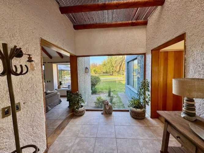 CASA CON QUINCHO Y PISCINA EN CALERA DE TANGO