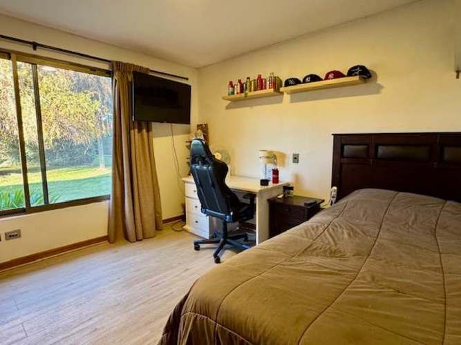 CASA CON QUINCHO Y PISCINA EN CALERA DE TANGO