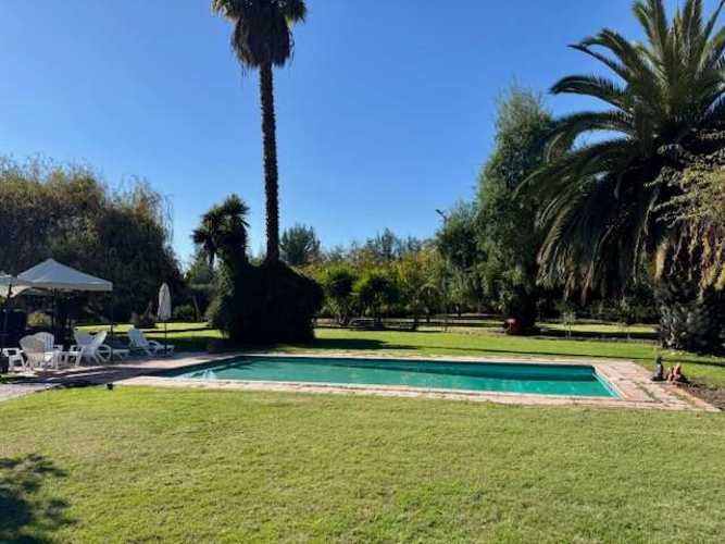 CASA CON QUINCHO Y PISCINA EN CALERA DE TANGO