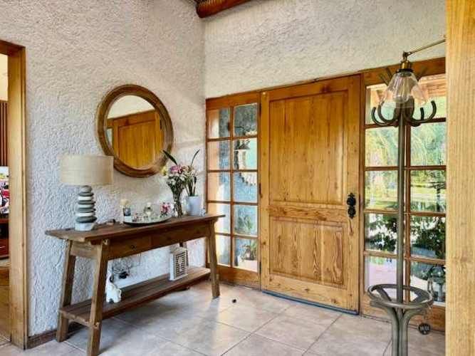 CASA CON QUINCHO Y PISCINA EN CALERA DE TANGO