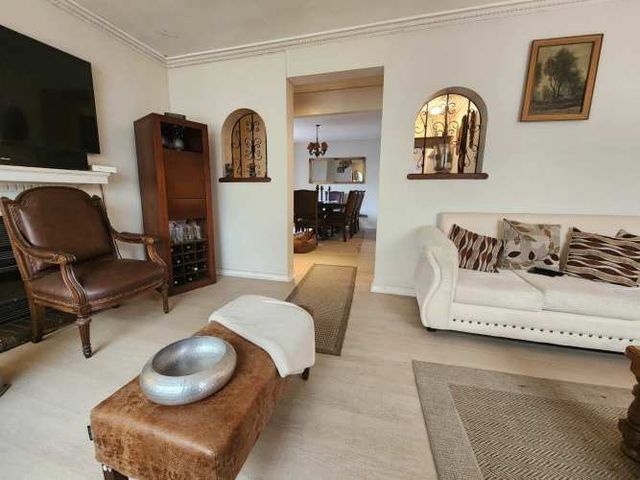 Casa en tranquilo sector de Las Condes (121171)