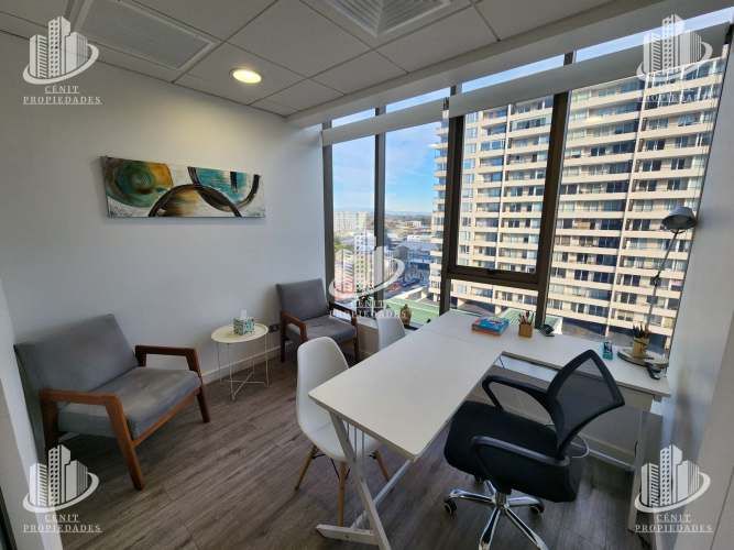 OFICINA CON ESTACIONAMIENTO EN VENTA, PLENO CENTRO DE TALCA