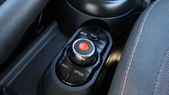 MINI Cooper D HB DOHC 1.5 Diesel MT (2019)