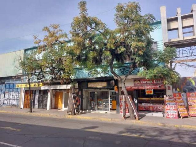 EXCELENTE LOCAL COMERCIAL DE 140M2 BODEGA 3 BAÑOS